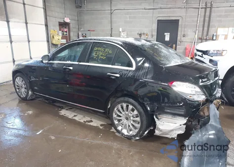 2016 Mercedes-Benz C 300 4Matic z USA, uszkodzony, nr VIN WDDWF4KBXGR141717